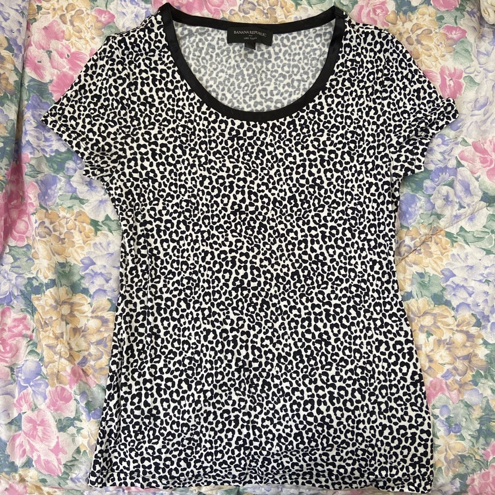 Banana Republic leopard print tee